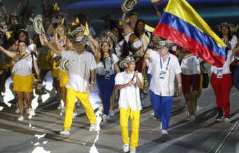 La delegación de Colombia y su colorido durante la inauguración. FOTO EFE