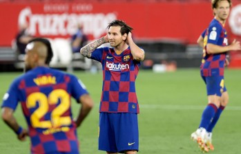 Lionel Messi no pudo marcar el gol 700 de su carrera ante Sevilla. FOTO AFP