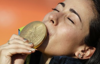 Mariana Pajón hizo historia en los Juegos Olímpicos de Río 2016 al ganar su segunda medalla de oro en el BMX. FOTO AP