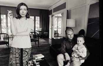 Joan Didion con su esposo y su hija. Imagen del documental Joan Didion: el centro cede. Cortesía de Netflix.