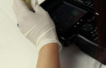 La Registraduría podrá vigilar satelitalmente cada una de las 4.500 maquinas biometricas en el país. FOTO COLPRENSA 