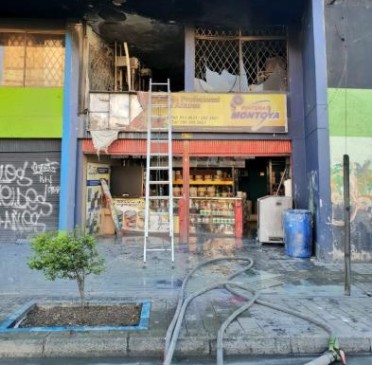 Esta es la bodega de pinturas en la que se presentó el incendio, ubicada en la carrera 57 con la calle 46 de Medellín. FOTO: Cortesía Dagrd de Medellín. 