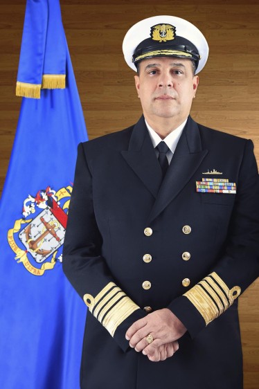 Almirante Leonardo Santamaría, comandante de la armada nacional