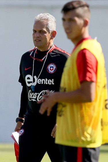 El técnico colombiano avanza en el primer microciclo de trabajo con la Selección de Chile, en el Complejo Deportivo Quilín. FOTO TOMADA DE TWITTER SELECCIÓN CHILENA