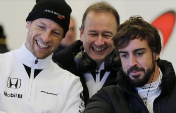 El español y el Jenson Button son los pilotos oficiales de la escudería británica para la temporada 2015. FOTO CORTESÍA MCLAREN
