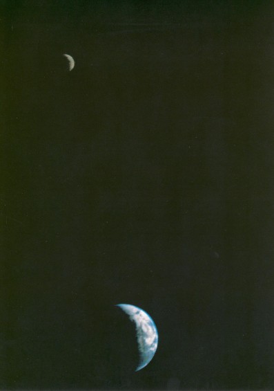 La gran fotografía de la Tierra y la Luna tomada un día como hoy