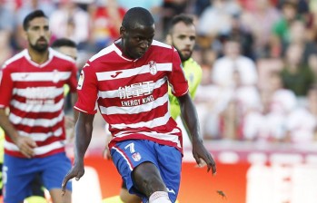 Adrián Ramos pasaba por un buen momento en el Granada y se lesionó. FOTO CORTESÍA EQUIPO GRANADA