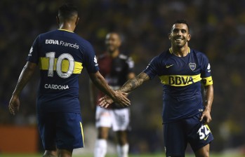 Edwin Cardona y Carlos Tévez, al parecer, zanjaron sus diferencias. FOTO CORTESÍA BOCA JUNIORS