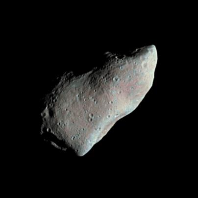 Los asteroides tienen forma irregular. En la foto, el llamado Gaspra. Foto Nasa