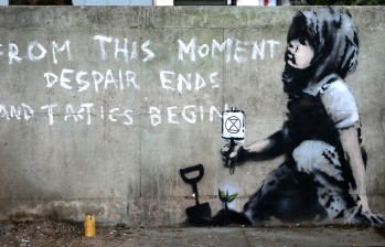 Esta es la pieza que apareció en el centro de Londres y tiene el estilo de Banksy. Foto: Afp