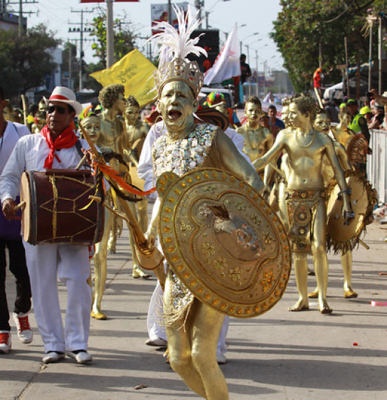 Los reyes del Carnaval en La Gran Parada. FOTO COLPRENSA