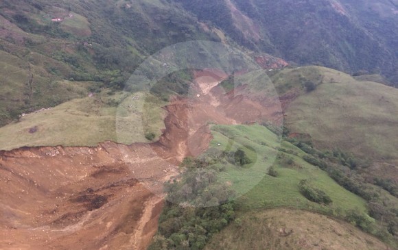 El deslizamiento de una montaña en Puerto Venus, Nariño (Antioquia), taponó parte del río y provocó la avalancha que destruyó varias casas y arrasó una escuela en febrero. FOTO ARCHIVO