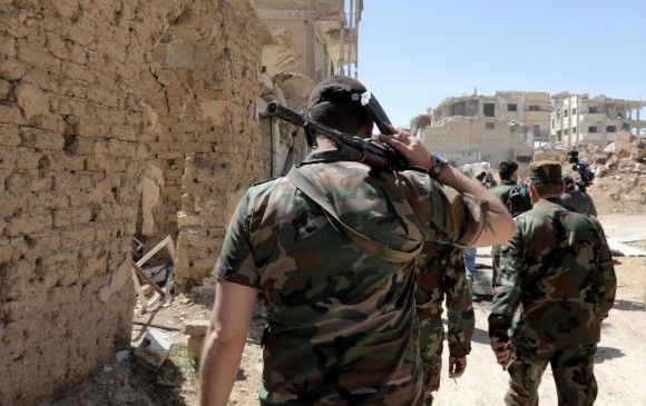 Fuerzas Democráticas Sirias (FDS) apoyadas por Estados Unidos y las tropas del régimen llevan a cabo sendas ofensivas. FOTO EFE