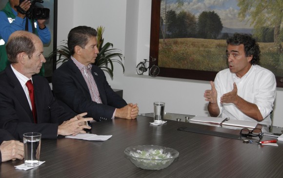 Luis Pérez y Sergio Fajardo se encontraron varias veces en el proceso de empalme en la Gobernación, a finales de 2015. FOTO CORTESÍA