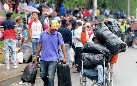 El ministro peruano del Interior, Mauro Medina, dijo que la restricción impuesta el pasado 25 de agosto vulnera el derecho de los inmigrantes venezolanos al libre tránsito. Foto Colprensa