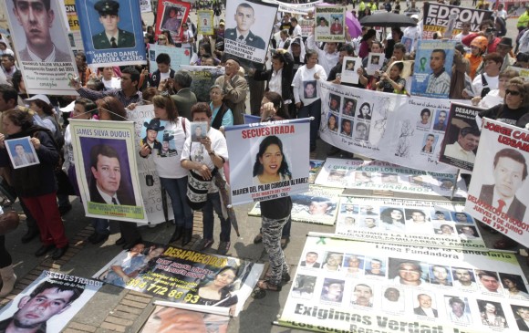 Al incio de las negociaciones con las Farc, las víctimas le mostraron al Gobierno que faltaban muchos secuestrados por entregar (14 de noviembre de 2012). FOTO ARCHIVO COLPRENSA