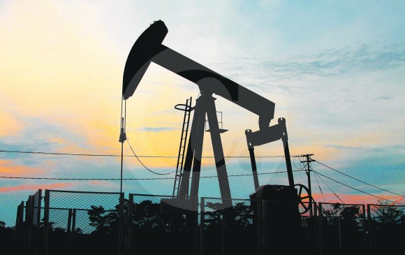  El peso del petróleo se debilitó un 0,37 por ciento a 3.094 unidades por dólar. FOTO Archivo Robinson Sáenz