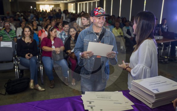 El martes 26 de diciembre de 2017, 364 comerciantes de Medellín recibieron su diploma Foto: Julio Cesar Herrera 