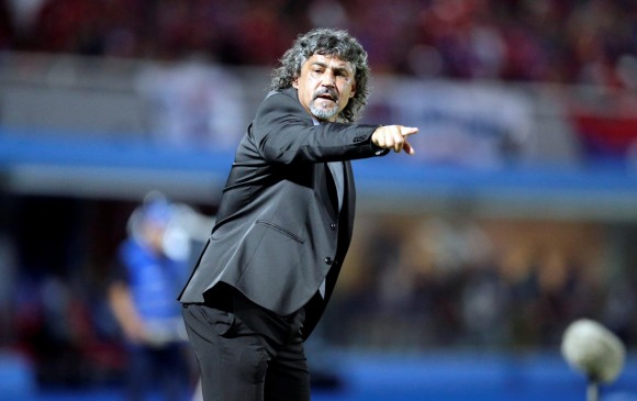 Leonel Álvarez completó cuatro títulos como entrenador de clubes: dos con el DIM, uno con Cali y el de Cerro. FOTO Reuters