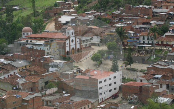 El municipio de Caicedo sufrió agresiones de las Farc y de paramilitares. Imagen de 2004. FOTO Róbinson Sáenz