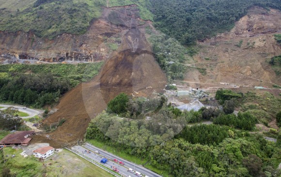 La magnitud de la tragedia desde el aire. FOTO JAIME PÉREZ