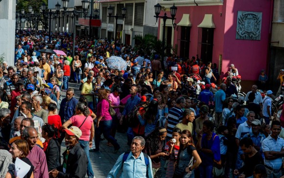 La oposición de Venezuela se aglutinará en las calles para la ejercer la última vía que parece quedarles: la protesta. FOTO AFP