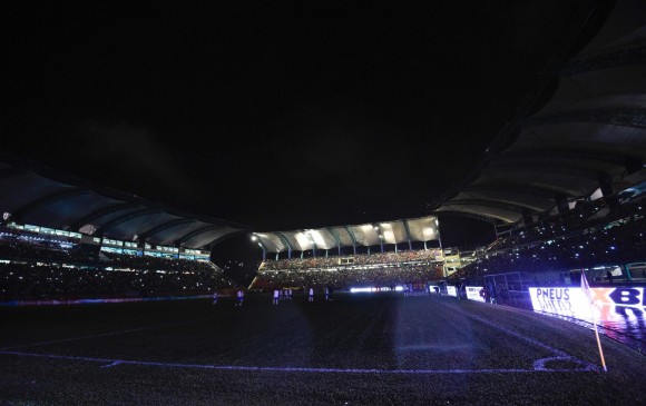 Veintidós minutos duró el apagón en el estadio Metropolitano de Mérida. FOTO AFP
