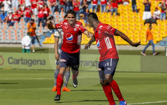 Viola ajustó su tercer gol con Independiente Medellín pero salió lesionado. FOTO JAIME PÉREZ