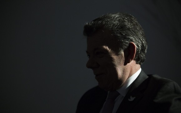 Al presidente Juan Manuel Santos le quedan 10 meses de Gobierno. Tiene el reto de implementar el Acuerdo de Paz, pero el apoyo cada vez es menor. FOTO Esteban Vanegas