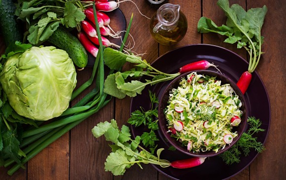 Las verduras tienen enzimas esenciales para la digestión y mejoran la circulación y el funcionamiento del hígado, vesícula y riñones. Foto: Shutterstock