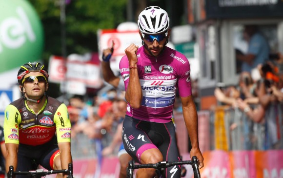 Expertos dicen que Gaviria tiene todo para ser grande, por eso, ayer sumó su tercer triunfo en el Giro. FOTO AFP