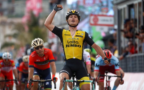 Enrico Battaglin, de 28 años de edad, logró su cuarta victoria profesional. Esta es la tercera de Italia en este Giro. FOTO afp