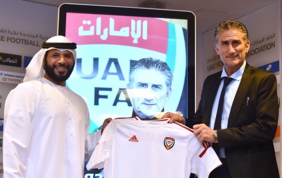 Edgardo Bauza fue presentado como nuevo entrenador de la Selección de Emiratos Árabes. FOTO AFP