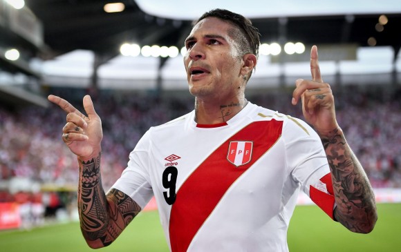 Por algo pedían en Perú a su goleador Paolo Guerrero, regresó y marcó dos tantos en el 3-0 ante Arabia Saudita. FOTO AFP.