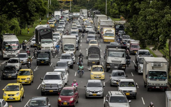 En promedio, un desplazamiento en el Valle de Aburrá tarda 36 minutos, 11 minutos más que 2005, según la Encuesta Origen-Destino 2018. FOTO JAIME PÉREZ