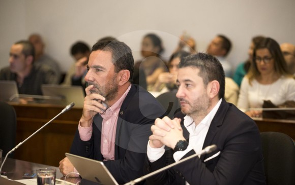 El gerente de EPM, Jorge Londoño, y el secretario de Hacienda, Orlando Uribe, defendieron la desinversión. FOTO Jaime Pérez