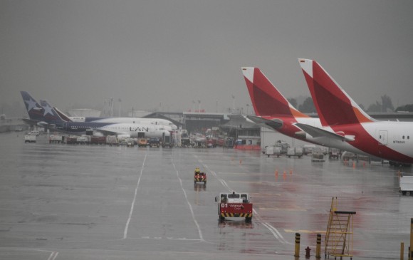 La Aeronáutica informó que debido a las lluvias se restringirán las operaciones aéreas en el país para garantizar la seguridad de los viajeros. El mayor impacto será en Eldorado. FOTO Colprensa