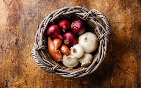 Las cebollas tienen una serie de sustancias que ayudan a combatir la diabetes. Foto: ShutterStock.