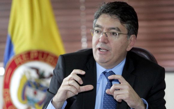El jefe de la cartera de Hacienda de Colombia, Mauricio Cárdenas, reconoció los deberes del Gobierno Nacional. FOTO Colprensa