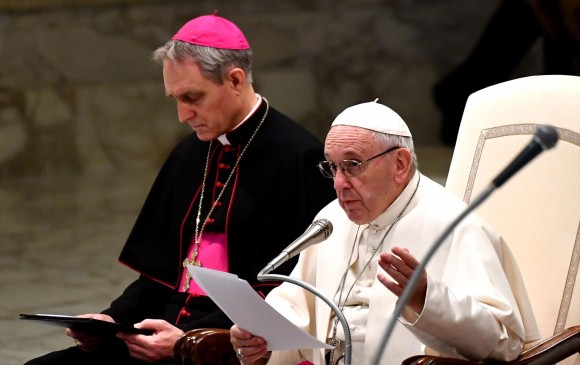 El Papa aclaró que no se paga el sacrificio de Cristo. FOTO AFP