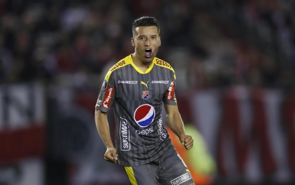 John Hernández abrió la cuenta para el triunfo del Medellín ante River Plate. Después vino el gol de Andrés Mosquera. FOTO EFE 