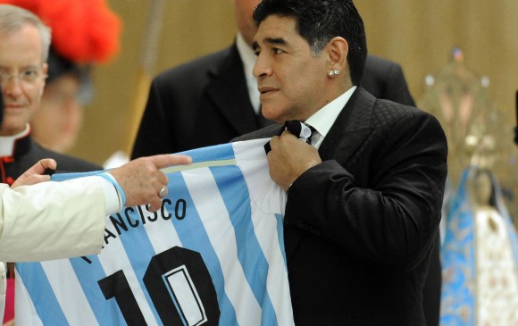 El canal de televisión argentino Telefe producirá una serie basada en la vida de Diego Armando Maradona. FOTO Archivo