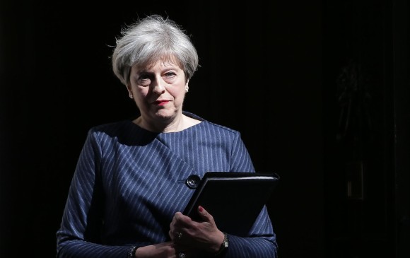 Theresa May asumió las riendas del país tras la renuncia de David Cameron, luego de su derrota en el referendo del Brexit. FOTO AFP