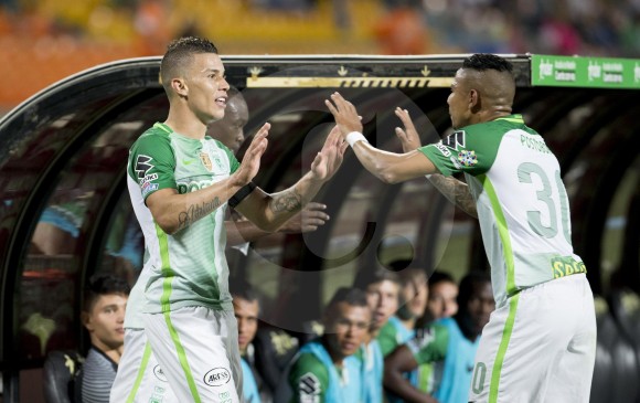 Mateus Uribe (izquierda), quien ha sido clave en el equipo verde en los últimos encuentros, aportando goles, estará en la titular esta noche ante Junior. FOTO juan antonio ocampo