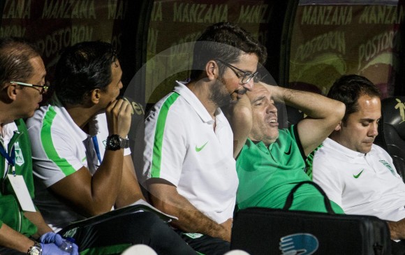 Esta imagen, la de un Juan Manuel Lillo totalmente desencajado, puede resumir lo que fue el fracaso de este entrenador al frente de Nacional. FOTO jaime pérez