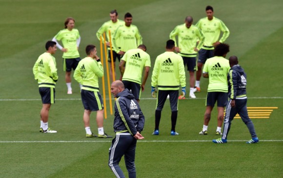Para Zidane todos sus jugadores son importantes, incluido James Rodríguez. FOTO AFP