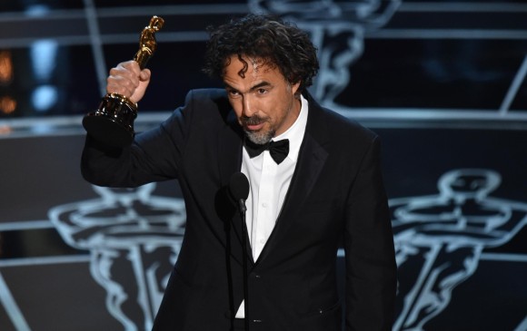 Iñárritu se llevó el galardón de mejor director por Birdman. FOTO AP