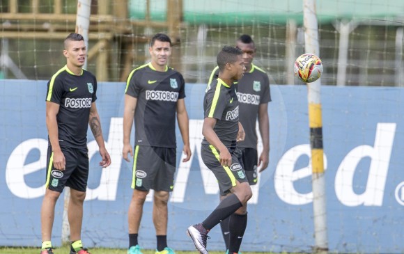 En la imagen, Andrés Ibargüen con el balón, que está entre los convocados para este encuentro y puede dar una mano importante en cualquier momento del partido. FOTO juan antonio sánchez