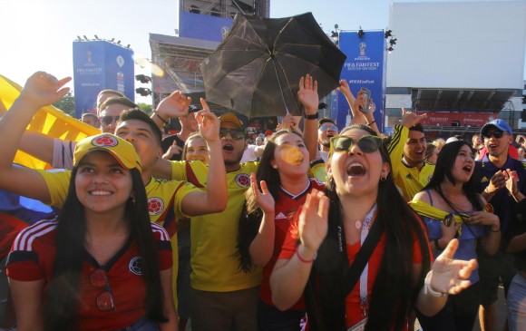 Los hinchas colombianos ya se encuentran en Rusia, viviendo la fiesta del Mundial. FOTO EFE