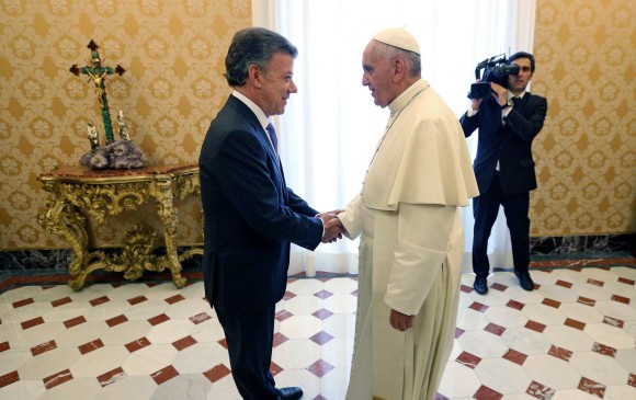 La audiencia entre el Papa Francisco y el presidente Juan Manuel Santos, donde el proceso de paz fue el tema que ocupó la agenda. FOTO REUTERS